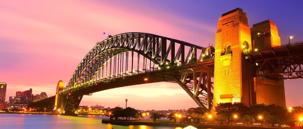 Sydney harbour bridge thin 1